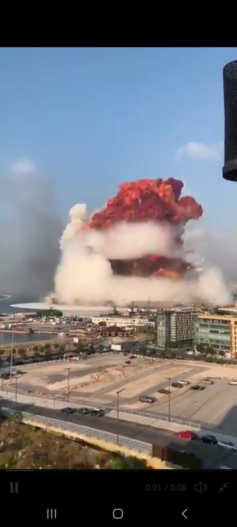 Τεράστια έκρηξη  στο Λίβανο. Αισθητή και στην Κύπρο !!! (Βίντεο)