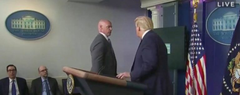 Η Μυστική Υπηρεσία Διακόπτει Συνέντευξη Τύπου του Ντόναλντ Τραμπ μετά από πυροβολισμό προσώπου έξω από το Λευκό Οίκο