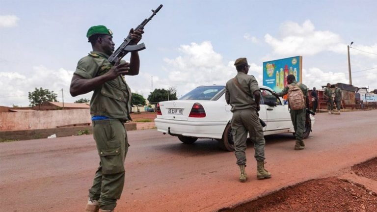 Πραξικόπημα στο Μάλι: Στρατιώτες συνέλαβαν τον πρόεδρο και τον πρωθυπουργό