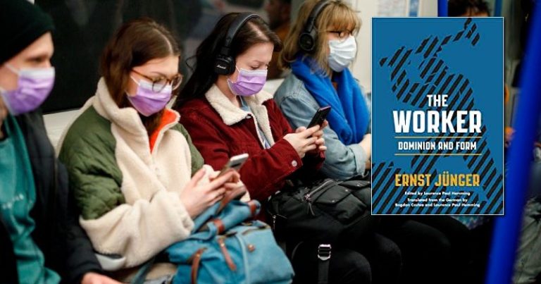 «Η ομοιομορφία της νέας εποχής συμβολίζεται… από τον ξαφνικό πολλαπλασιασμό της μάσκας στη σύγχρονη κοινωνία».