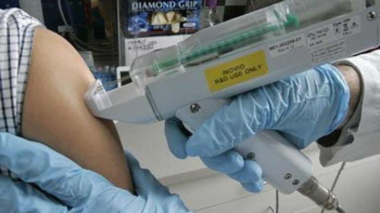 2021: Η χρονιά τού πιο θανατηφόρου εμβολίου