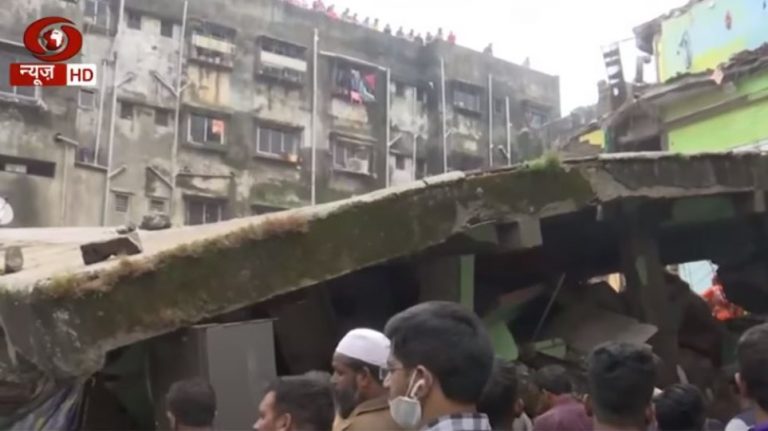 Οκτώ νεκροί από κατάρρευση πολυκατοικίας στην Ινδία