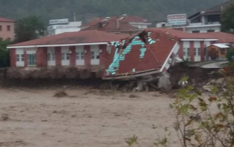 Δύο νεκροί και μία αγνοούμενη από την κακοκαιρία