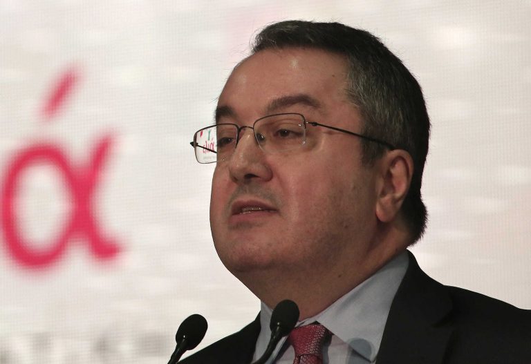 Μόσιαλος: 300 τα υποψήφια εμβόλια κατά του κορονοϊού – Στην τελική ευθεία 11