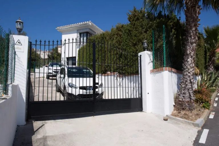 Αφού έκαναν σεξ στην πολυτελή βίλα τους την έσφαξε! – Δολοφόνησε με 11 μαχαιριές τη σύζυγό του (ΦΩΤΟ)