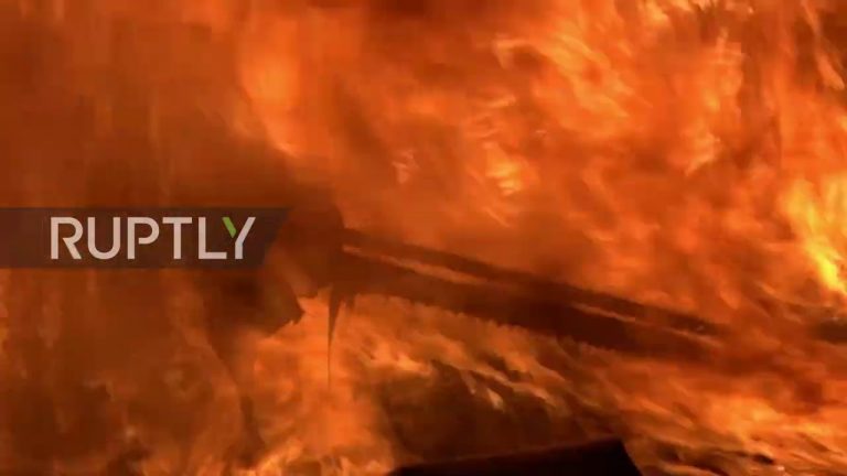 Η ΒΑΡΚΕΛΩΝΗ ΣΤΟΥΣ ΔΡΟΜΟΥΣ: FUCK COVIDTALISM (ΒΙΝΤΕΟ)