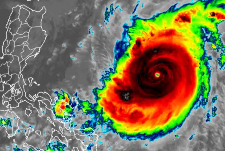 Φιλιππίνες: Χιλιάδες κάτοικοι εγκαταλείπουν τα σπίτια τους – Πλησιάζει ο ισχυρότερος τυφώνας της χρονιάς