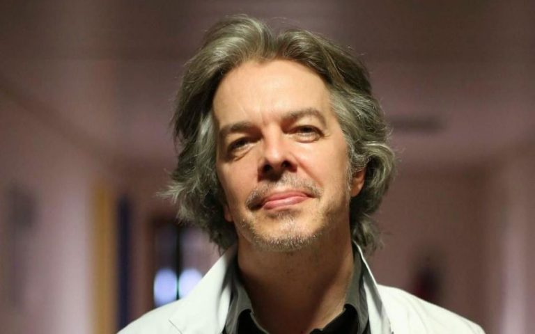 Καθ. Λοιμωξιολόγος Jean-Daniel Lelièvre: ”ο covid είναι πολύ λιγότερο μεταδόσιμος ακόμη κι από την ιλαρά.Tα παιδιά δεν πρέπει να εμβολιαστούν.”