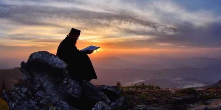 ΑΝΑΡΓΥΡΟΣ : “ΣΕΙΣΜΟΙ ΤΟΝ ΓΕΝΑΡΗ ΚΑΙ ‘ΓΕΝΙΚΟΣ ΠΟΛΕΜΟΣ’ ΤΟ 2021 ΣΕ ΜΙΑ ΑΠΟ ΤΙΣ ΔΥΟ ΗΜΕΡΟΜΗΝΙΕΣ ΠΟΥ ΠΡΟΦΗΤΕΥΣΕ Ο ΑΓΙΟΣ ΚΟΣΜΑΣ”