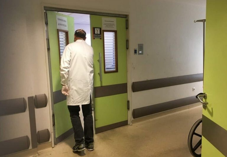 «Πανδημία» άρνησης στο εμβόλιο από το προσωπικό του νοσοκομείου Αγρινίου