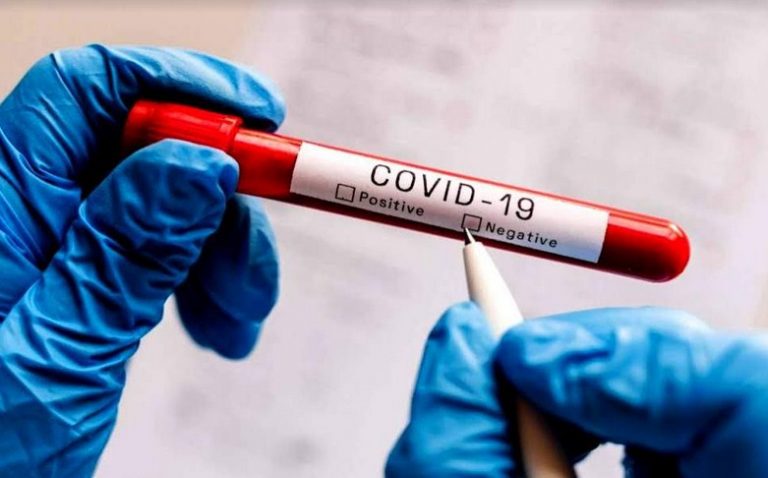 Με 4 τρόπους μπορεί να βγει το τεστ για τον κορωνοϊό αρνητικό;