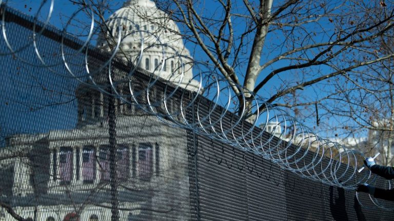 Νέα, τεράστια περίφραξη γύρω από το Καπιτώλιο