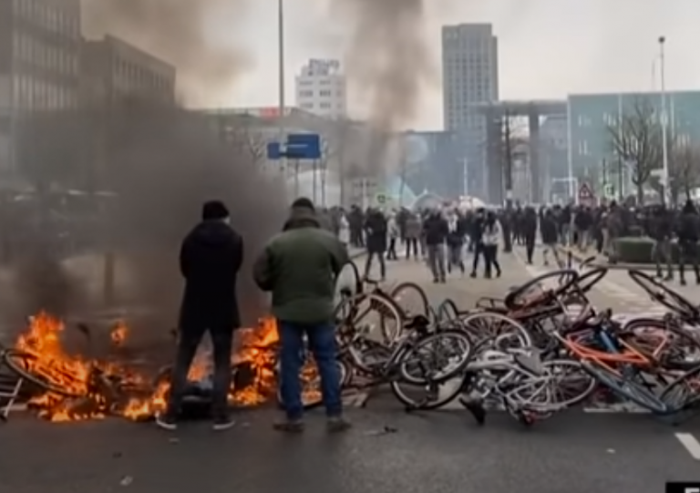 «Εμφύλιος πόλεμος», λέει Ολλανδός δήμαρχος! Η Ευρώπη χάνει τον έλεγχο