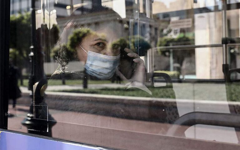 Η Ελλάδα σε διασωλήνωση