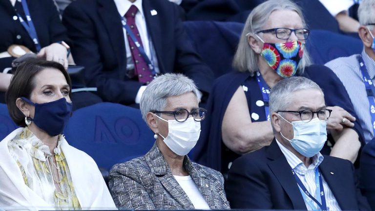 Φοβερή γιούχα για τους εμβολιασμούς στον τελικό του AUSTRALIAN OPEN!!