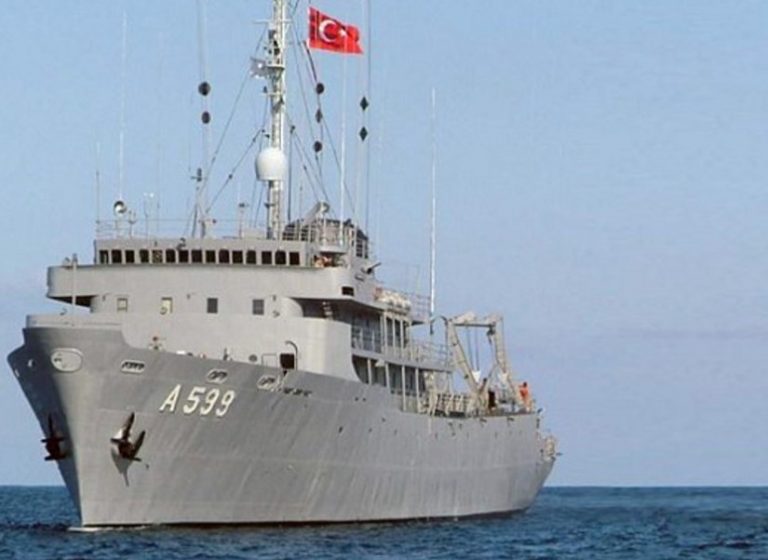 Γιώργος Φίλης: «Εμείς κυνηγάμε πεταλούδες… πρέπει να βγει ο στόλος απέναντι στο Τσεσμέ»