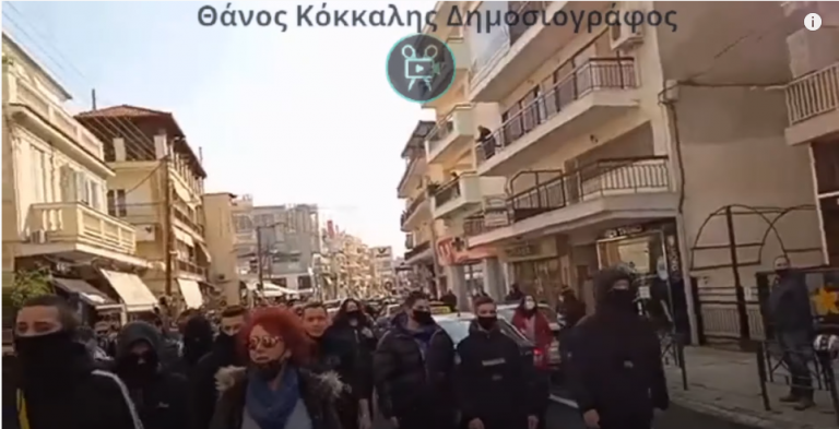 Καταγγελία ΧΑΜΟΣ στον Εύοσμο! Βγήκαν έξω με ελληνικές σημαίες και φώναζαν..