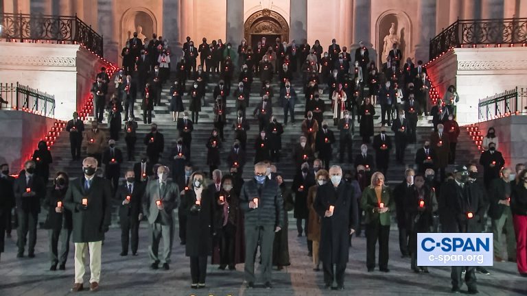 Ζόμπι – Εξωγήινοι και πόλεμος στο βάθος