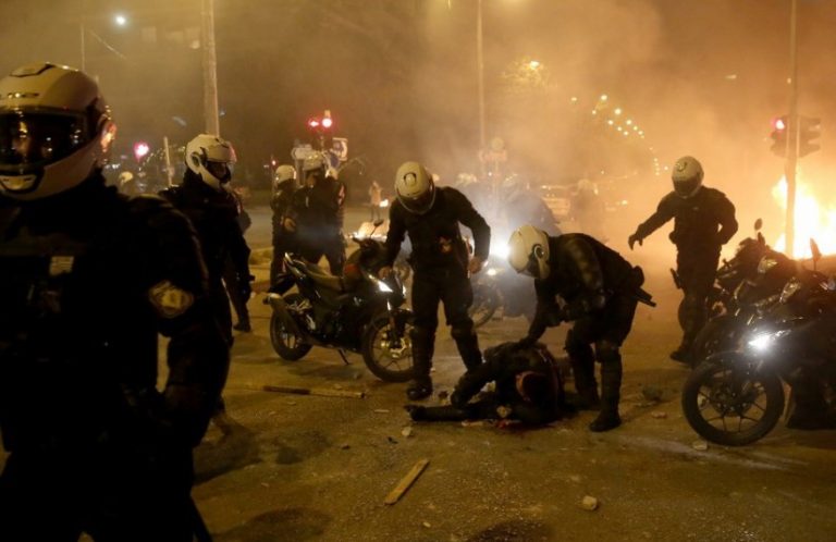 Η συνομωσία του Εμφυλίου της Νέας Σμύρνης. Η σύνδεση με το Black lives Matter της Αμερικής . Δες ΠΙΣΩ απ τα Φαινόμενα.