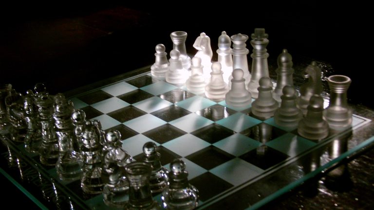 Οι δυνάμεις που μπορούν να ελευθερώσουν, αλλά και να σκλαβώσουν τον άνθρωπο.