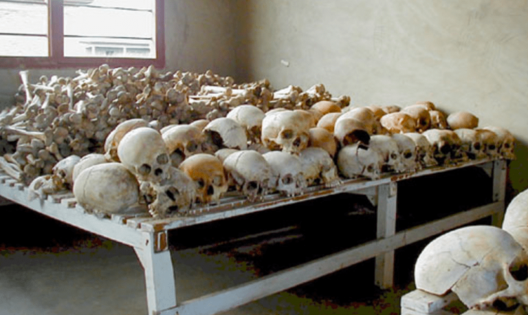 ΜΕΓΑΛΑ ΤΑ ΟΦΕΛΗ: 10.000 οι ΝΕΚΡΟΙ από τα πειραματικά εμβόλια COVID-19