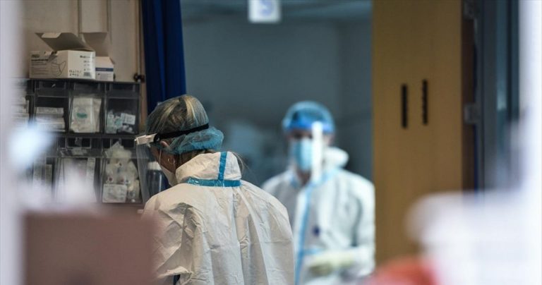 ΟΜΟΛΟΓΟΥΝ ! ! ! Ένας στους 4 στις ΜΕΘ είναι ανεμβολίαστοι….Οι άλλοι τρεις επομένως είναι ΕΜΒΟΛΙΑΣΜΕΝΟΙ ! ! !