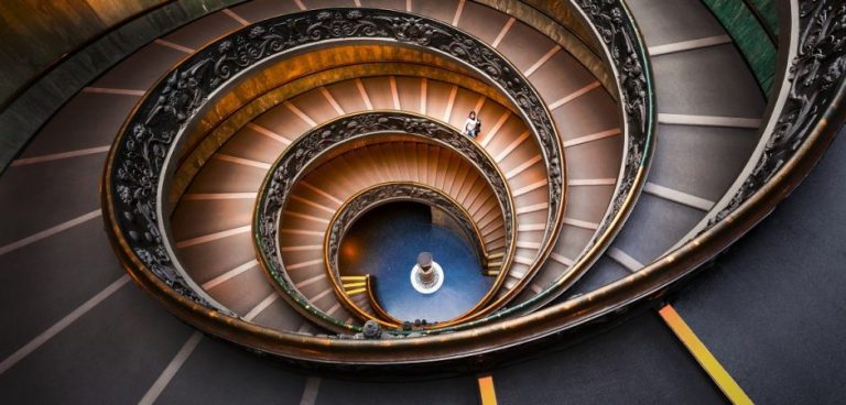 Γ. ΖΟΥΓΑΝΕΛΗΣ : Κορωναϊός. Τί θα συνέβαινε με δύο ΝΕΕΣ παραλλαγές ταυτόχρονα χωρίς να τις πιάνουν τα εμβόλια;