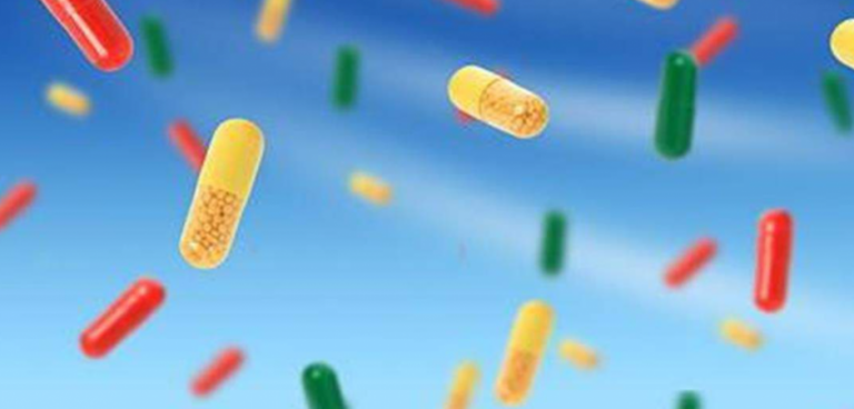 Οι φαρμακοβιομηχανίες χρηματοδότησαν 2.500 βουλευτές! Να πως επιβάλλουν υγειονομικές Χούντες!