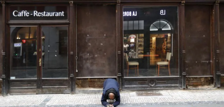 ΤΑ ΚΑΦΕΝΕΙΑ ΤΩΝ ΕΜΒΟΛΙΑΣΜΕΝΩΝ