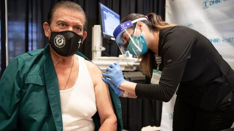 Απολύθηκαν ή παραιτήθηκαν πάνω από 150 εργαζόμενοι σε νοσοκομείο του Τέξας που αρνήθηκαν να εμβολιαστούν