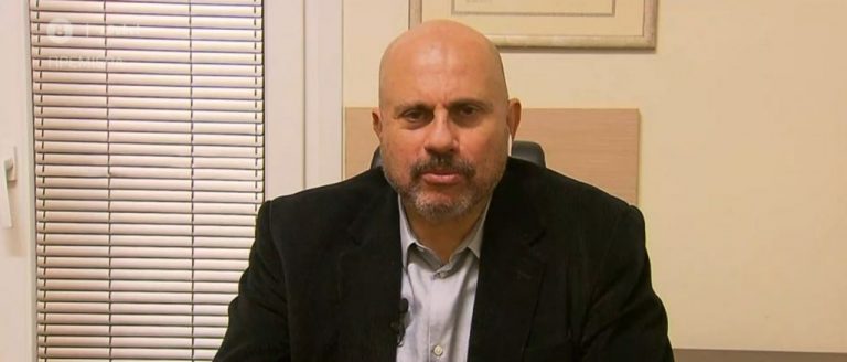 Επιστημονικά ξεκάθαρος ο Κούβελας: ΑΝΗΘΙΚΟ να εμβολιαστούν οι νεώτεροι και υγιέστεροι – Δεν έχουμε ιδέα τι μπορεί να συμβεί