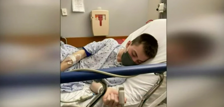 Εμβολιασμοί στους μαθητές;;; Η εικόνα σοκάρει τον πλανήτη