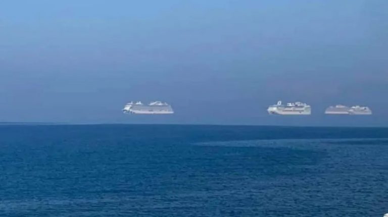 Viral εικόνα: Στη Λεμεσό τα πλοία «αιωρούνται»