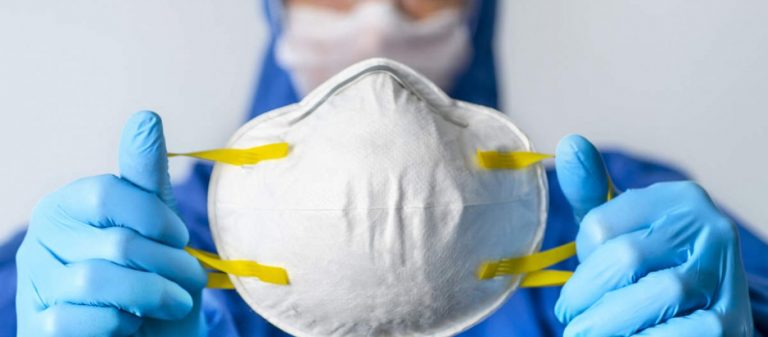 «Να επιστρέψουν οι μάσκες παντού» ζήτησε ο ΠΟΥ με έκτακτη οδηγία! – Πού μας πάνε;