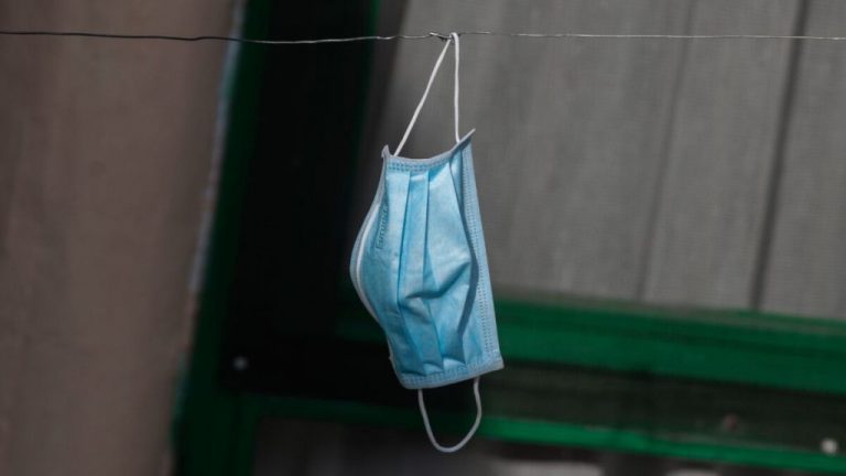 Δεν ειναι παρενεργεια η εμβολη , ειναι αμυντικος μηχανισμος ! Δεν μπορειτε να διαχειριστειτε την αληθεια για το τι εχει συμβει στην ανθρωποτητα με το Μπολι!