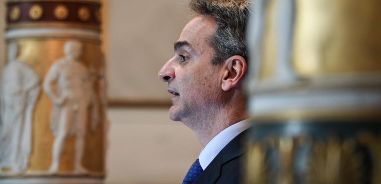 Πλησιάζει Το Πολιτικό και Υγειονομικό Βατερλό του Μαύρου