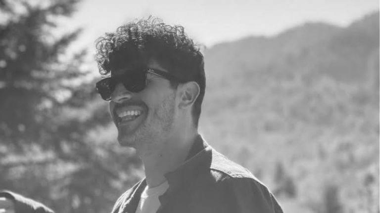 Αιφνίδιος θάνατος 32χρονου στυλίστα! Ευρευνάται αν σχετίζεται με το εμβόλιο AstraZeneca