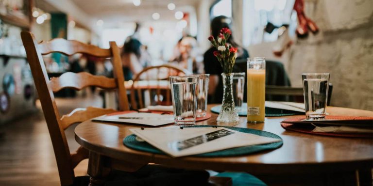 ΤΟ ΦΕΡΝΟΥΝ ΜΕΣΑ ΣΤΟ ΚΑΛΟΚΑΙΡΙ ΣΤΑ ΜΠΑΝΙΑ ΤΟΥ ΛΑΟΥ – ΜΕΓΑΛΕΣ ΑΛΛΑΓΕΣ ΣΤΙΣ ΖΩΕΣ ΤΩΝ ΕΛΛΗΝΩΝ – ΠΙΣΤΟΠΟΙΗΣΗ ΜΕ BARCODE ΚΑΙ ΕΙΣΟΔΟΣ ΜΟΝΟ ΓΙΑ ΕΜΒΟΛΙΑΣΜΕΝΟΥΣ – “ΑΣΤΥΝΟΜΟΙ” ΣΤΑ ΜΑΓΑΖΙΑ ΤΟΥΣ ΟΙ ΕΠΙΧΕΙΡΗΜΑΤΙΕΣ