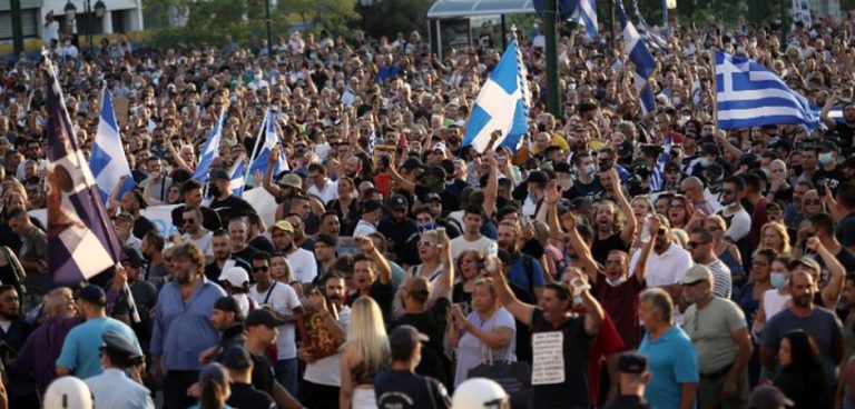 Ο ΚΟΣΜΟΣ ΒΓΗΚΕ ΕΞΩ ΚΑΙ ΟΙ ΠΟΝΤΙΚΟΙ ΜΠΗΚΑΝ ΜΕΣΑ