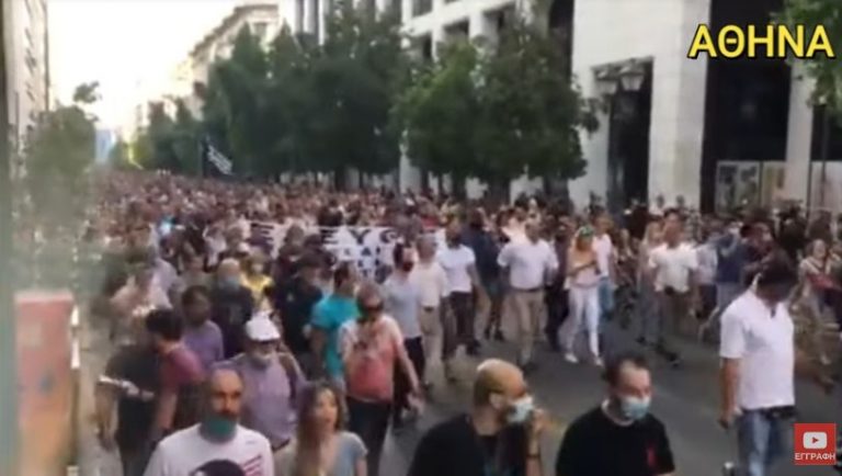 Δείτε το βίντεο “Έπαθαν ΤΑΡΑΚΟΥΛΟ! Δεν το περίμεναν… αλλά ο κόσμος μίλησε κατά της υποχρεωτικότητας