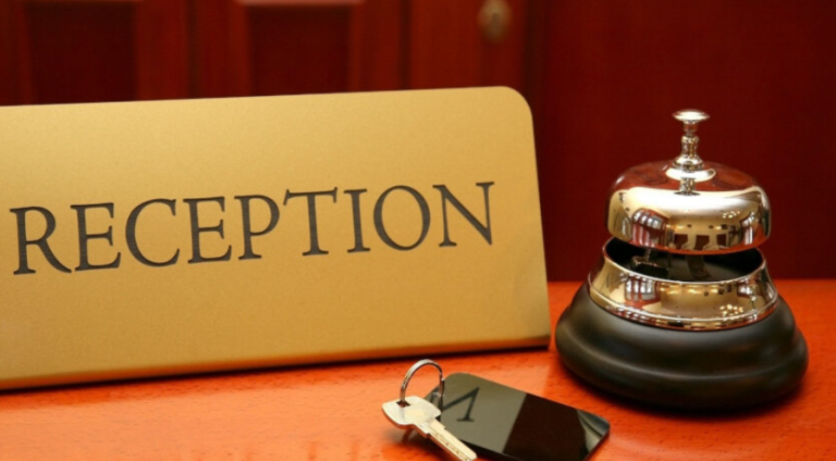 Η κυβέρνηση άνοιξε μέγα θέμα! Μπαράζ απειλών σε ανεμβολίαστους εργαζόμενους καταγγέλλει η Ομοσπονδία Επισιτισμού-Τουρισμού