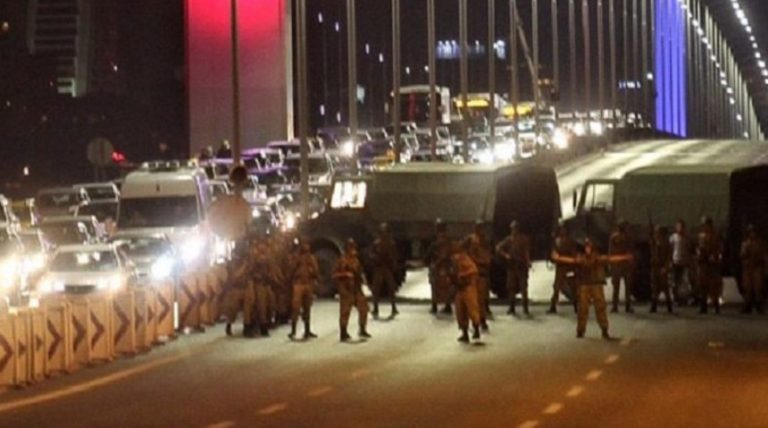 “Τελειώνει” τις εκλογές ο Ερντογάν: Επέκταση της κατάστασης έκτακτης ανάγκης για 3 χρόνια – Οι πραιτοριανοί ετοιμάζουν τα όπλα τους… Προς εμφύλια σύγκρουση