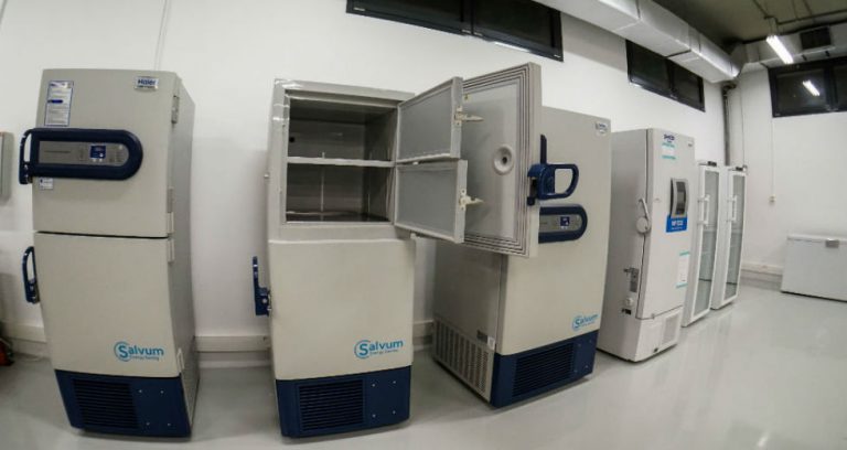 ΑΝΕΞΕΛΕΓΚΤΟΙ!!! Επεκτείνουν την ημερομηνία λήξης ακόμα και ΛΗΓΜΕΝΩΝ εμβολίων για μην πεταχτούν!