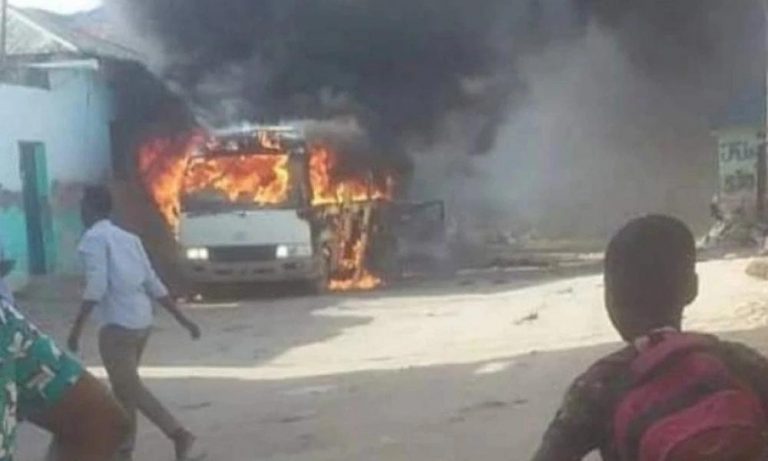 Τραγωδία στη Σομαλία: Νεκροί πέντε ποδοσφαιριστές από βόμβα σε λεωφορείο