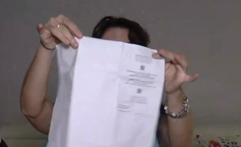 Το φυσάνε και δεν κρυώνει!!! Φαρμακοποιός από την Πάτρα τους έστειλε ΑΔΙΑΒΑΣΤΟΥΣ για τα εμβόλια