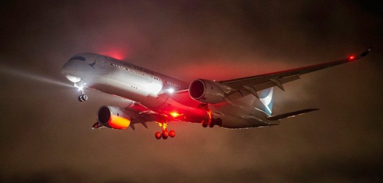 Ένας πλήρως εμβολιασμένος 36χρονος αεροσυνοδός της Southwest Airlines πέθανε μετά τη μόλυνση από τη COVID-19