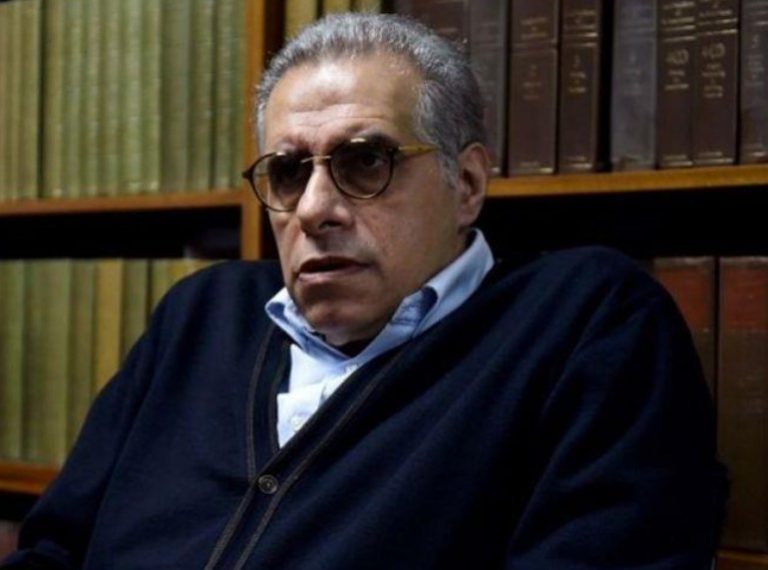 Οί εμβολιασμένοι δικαιούντε νά μηνύουν τούς ανεμβολίαστους γιά κόλλημα κορώνας αλλά οί ανεμβολίαστοι δέν δικαιούντε νά μηνύουν εμβολιασμένους γιά κόλλημα κορώνας. Νά τί λέγει ό δικηγόρος Τριανταφυλλίδης….