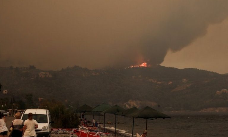 Φωτιά στην Εύβοια: Ανακόπηκε η πύρινη λαίλαπα στο Πευκί -Καλύτερη εικόνα και στις Γούβες