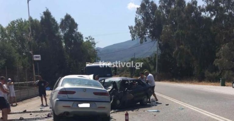 Τραγωδία στην Ασπροβάλτα: Τροχαίο με τρεις νεκρούς και δυο τραυματίες