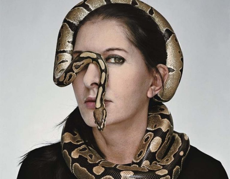 Ερχεται στην Αθήνα, στο Ίδρυμα των ΡΟΚΦΕΛΕΡ, ” ΣΤΑΥΡΟΣ ΝΙΑΡΧΟΣ”,ΣΤΙΣ 24/9  η Μαρίνα Αμπράμοβιτς!!